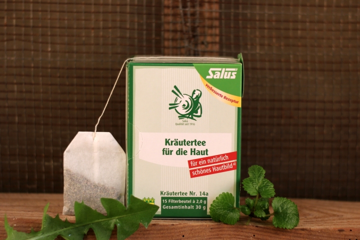 Kräutertee für die Haut