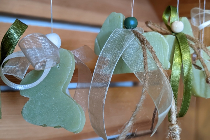 Seifenanhänger Schmetterling und Hase