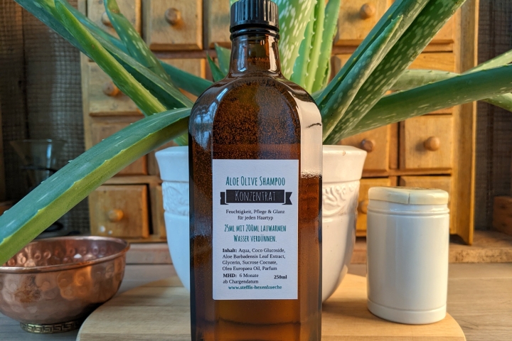 FlüssigShampoo Aloe Olive in einer 250ml Flasche