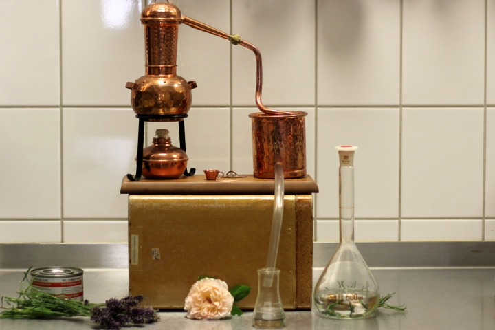 Destillation-Pflanzenwasser