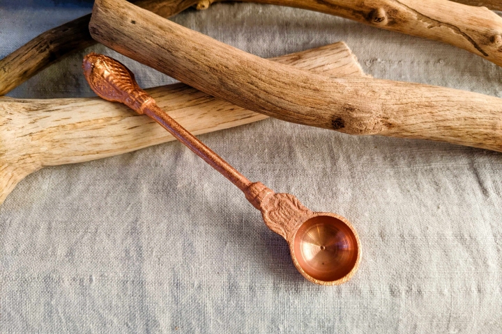 Dhooplöffel von vorne