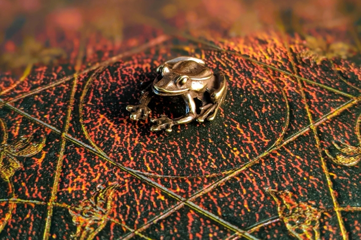 Glücksfrosch aus Messing