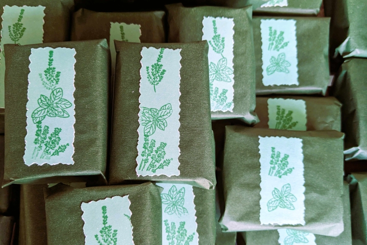 Grüne Minze Seife hübsch eingepackt