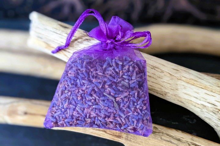 Lavendel im Organzasäckchen