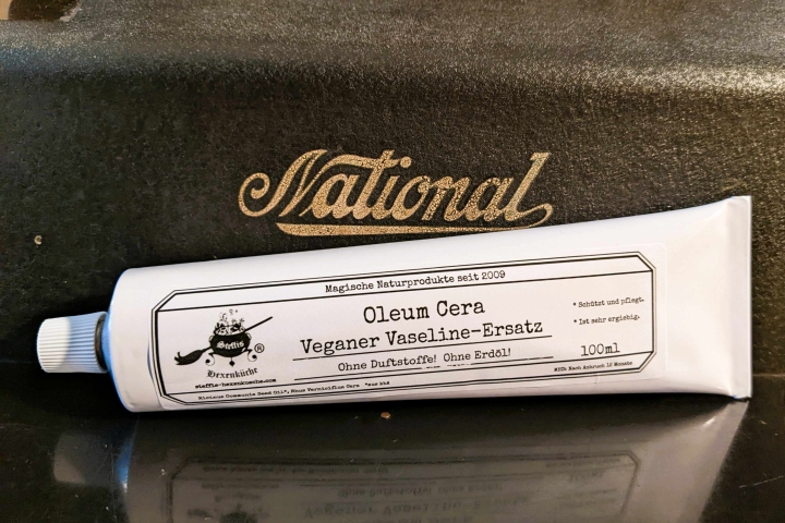 Oleum Cera in der Tube
