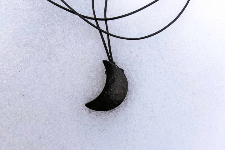 Schungit Mond Anhänger
